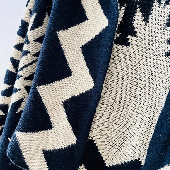 Ci Sono Aztec Wrap Cardigan - Picture 2 of 6